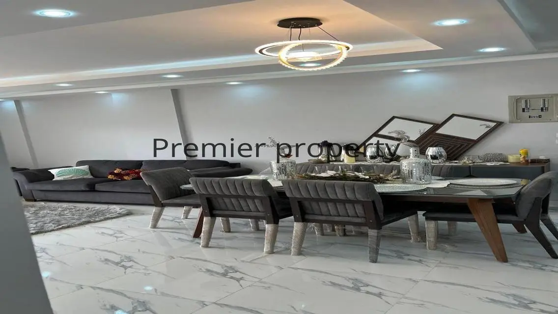 Stunning Lake-View Apartment in a Prime Location