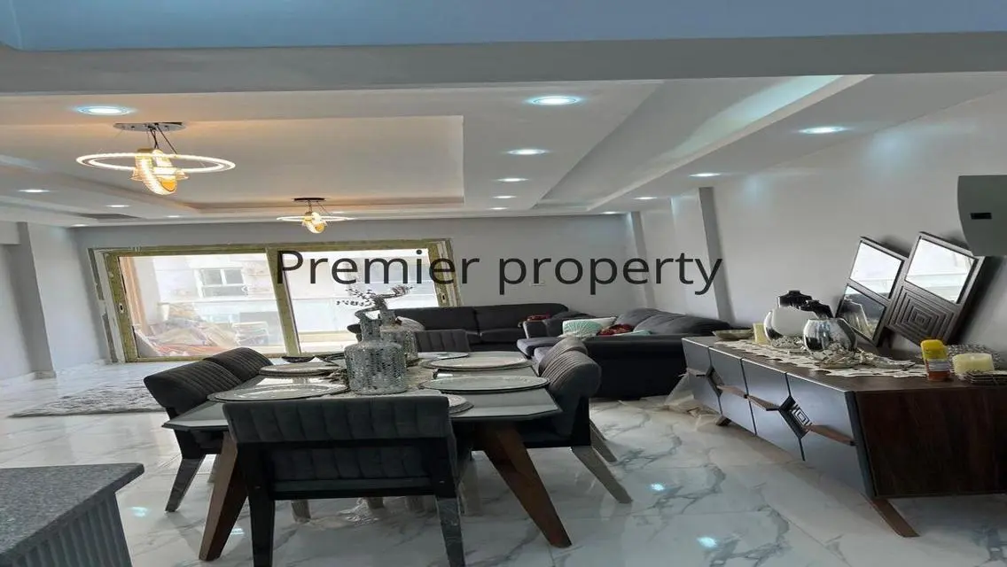 Stunning Lake-View Apartment in a Prime Location
