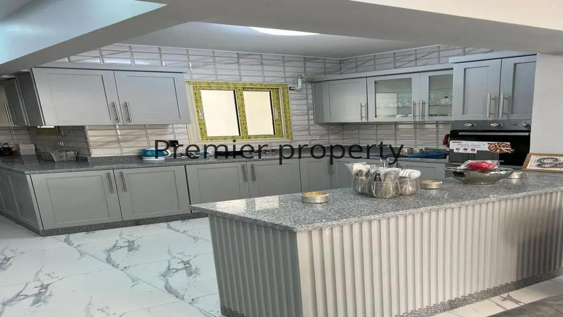 Stunning Lake-View Apartment in a Prime Location