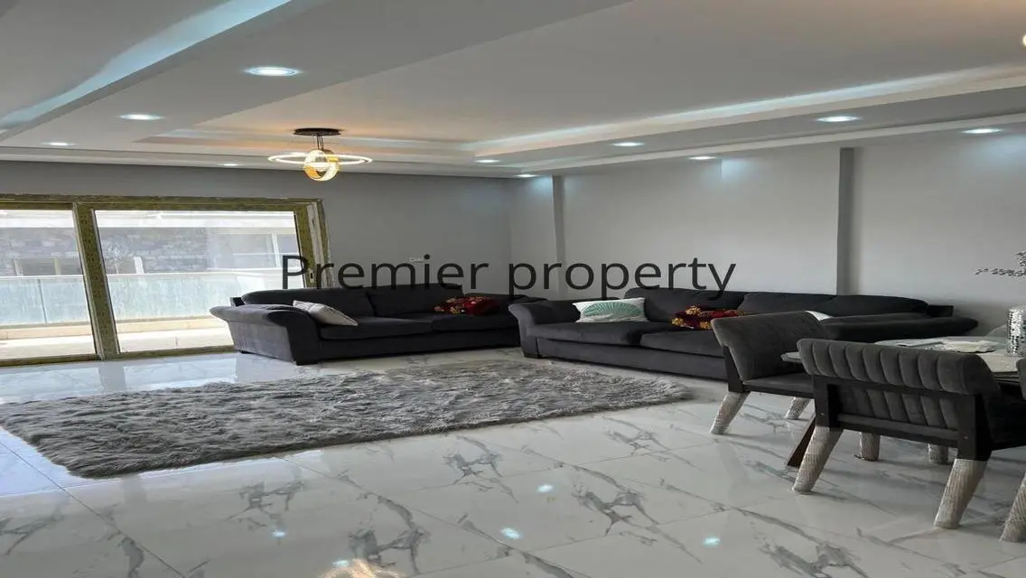 Stunning Lake-View Apartment in a Prime Location