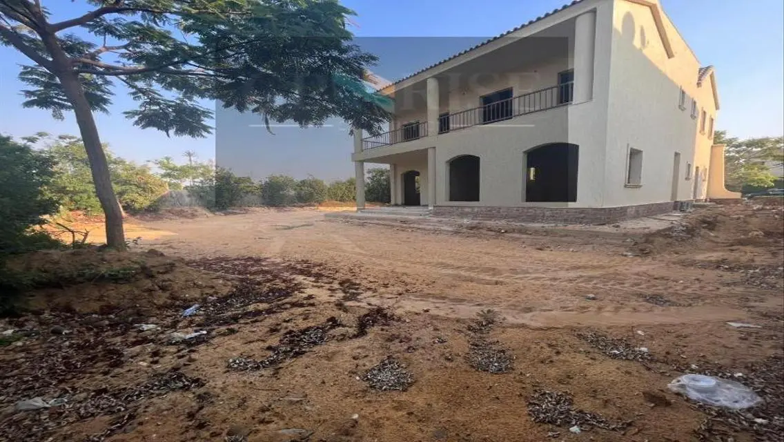 Luxury Villa with Private Garden and Pool