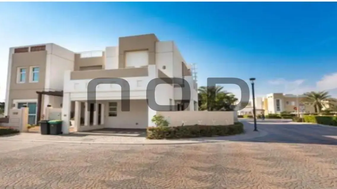 Luxury Apartment in Downtown with Lake View
