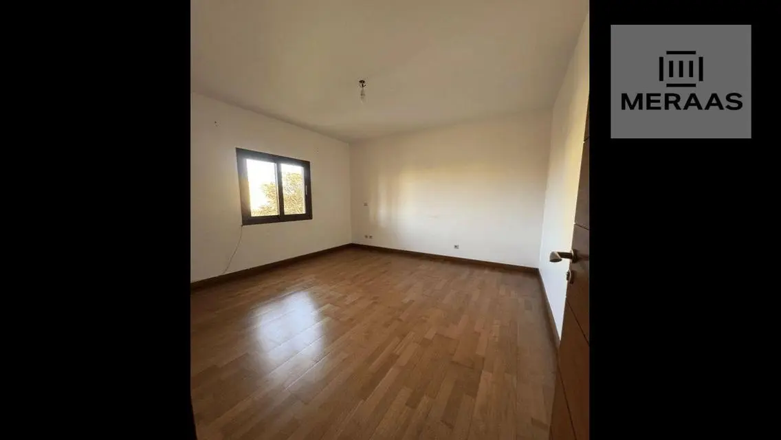 Luxurious Villa for Sale with Comprehensive Space