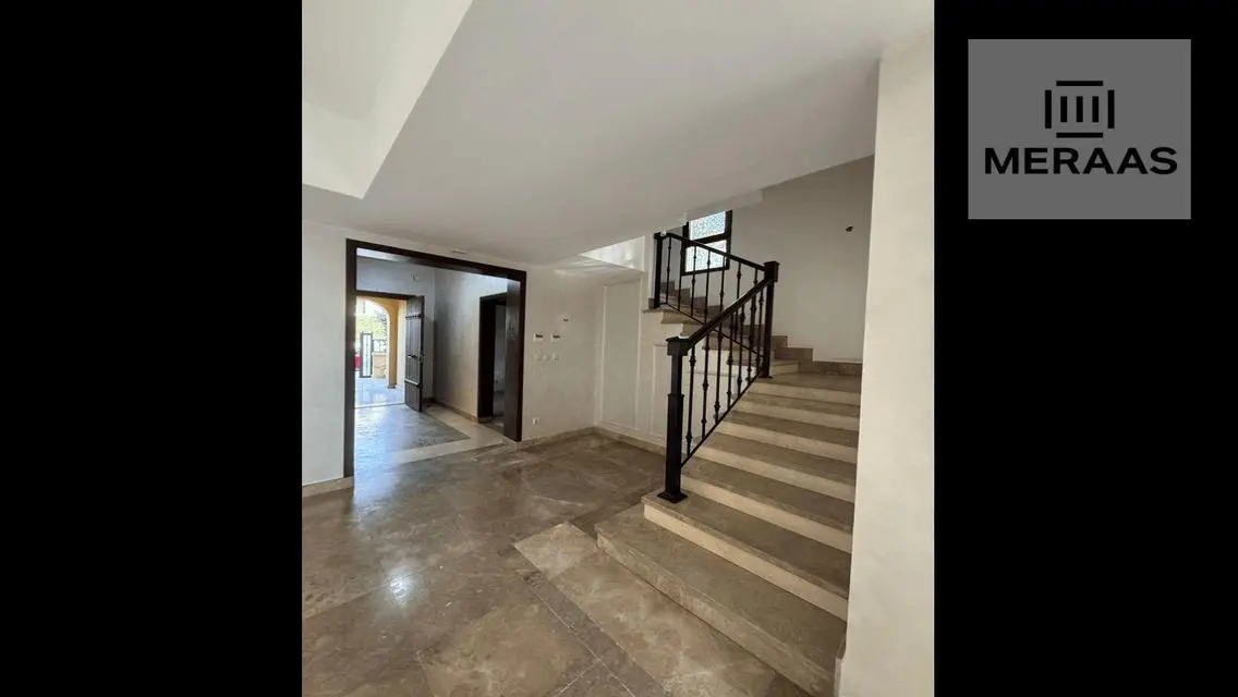 Luxurious Villa for Sale with Comprehensive Space