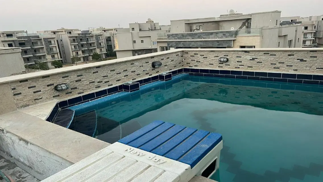 Luxury Apartment for Rent - 3 Bedrooms and Lounge in Prime Location