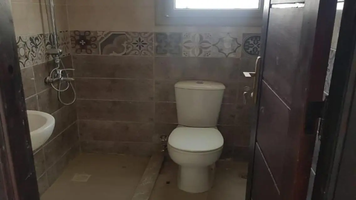 Luxury Apartment for Rent - 3 Bedrooms and Lounge in Prime Location