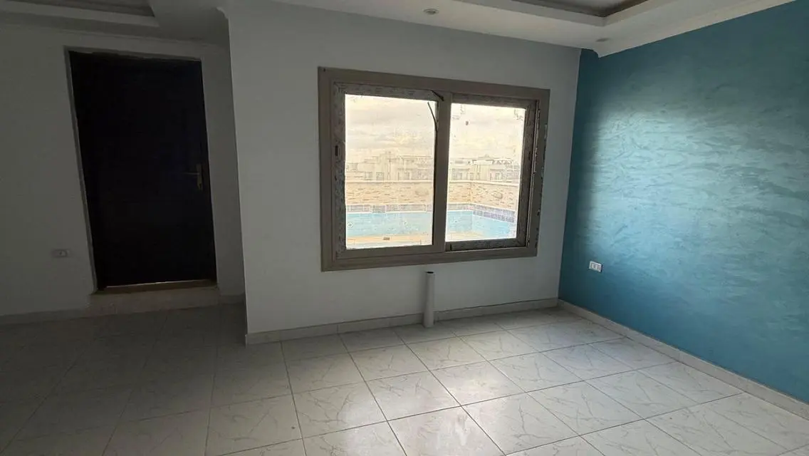 Luxury Apartment for Rent - 3 Bedrooms and Lounge in Prime Location