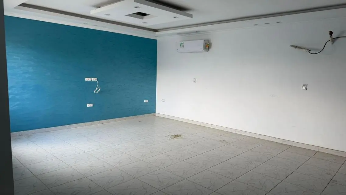 Luxury Apartment for Rent - 3 Bedrooms and Lounge in Prime Location