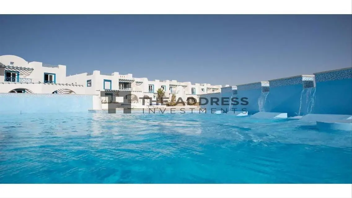 Luxury Lake-View Apartment in the Heart of the City