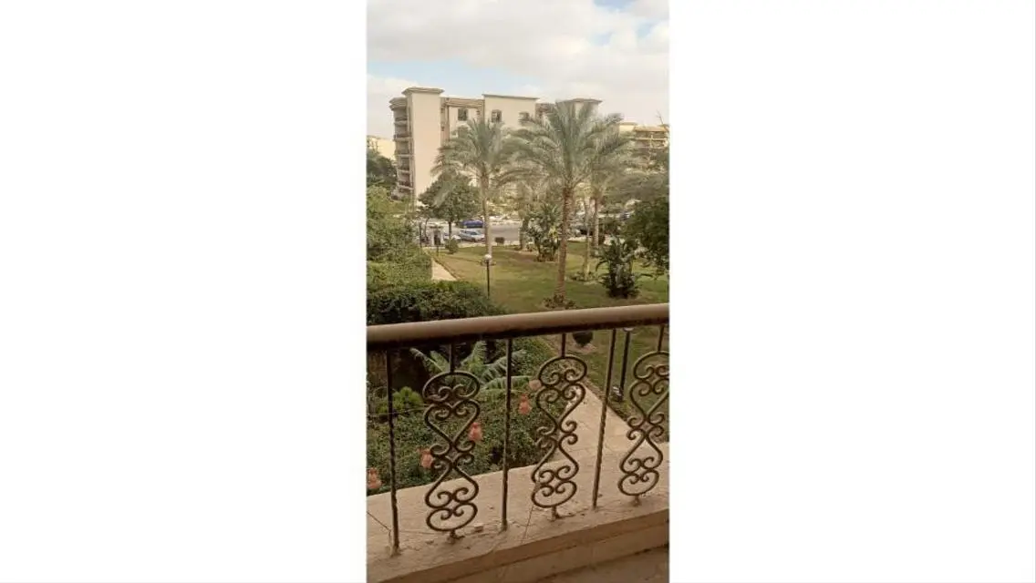 شقة فاخرة للبيع في حي الأحلام