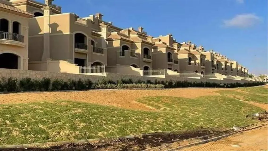 Luxury 4-Bedroom Villa with Private Garden and Pool