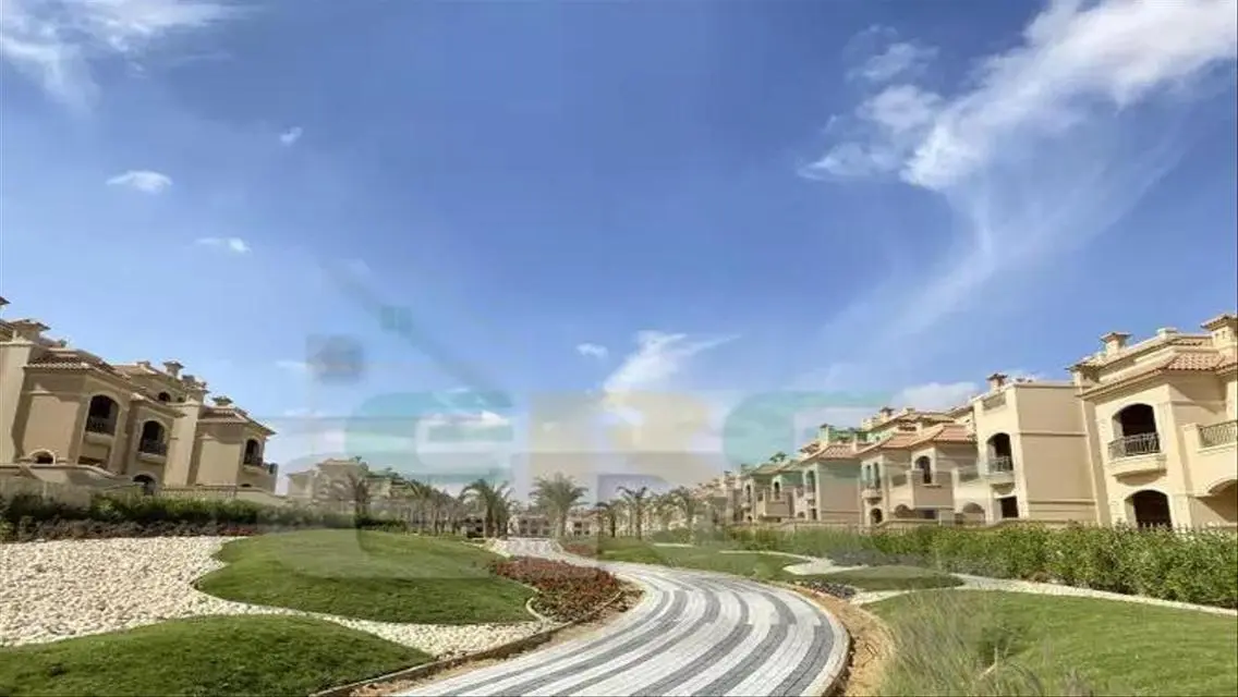 Luxury 4-Bedroom Villa with Private Garden and Pool