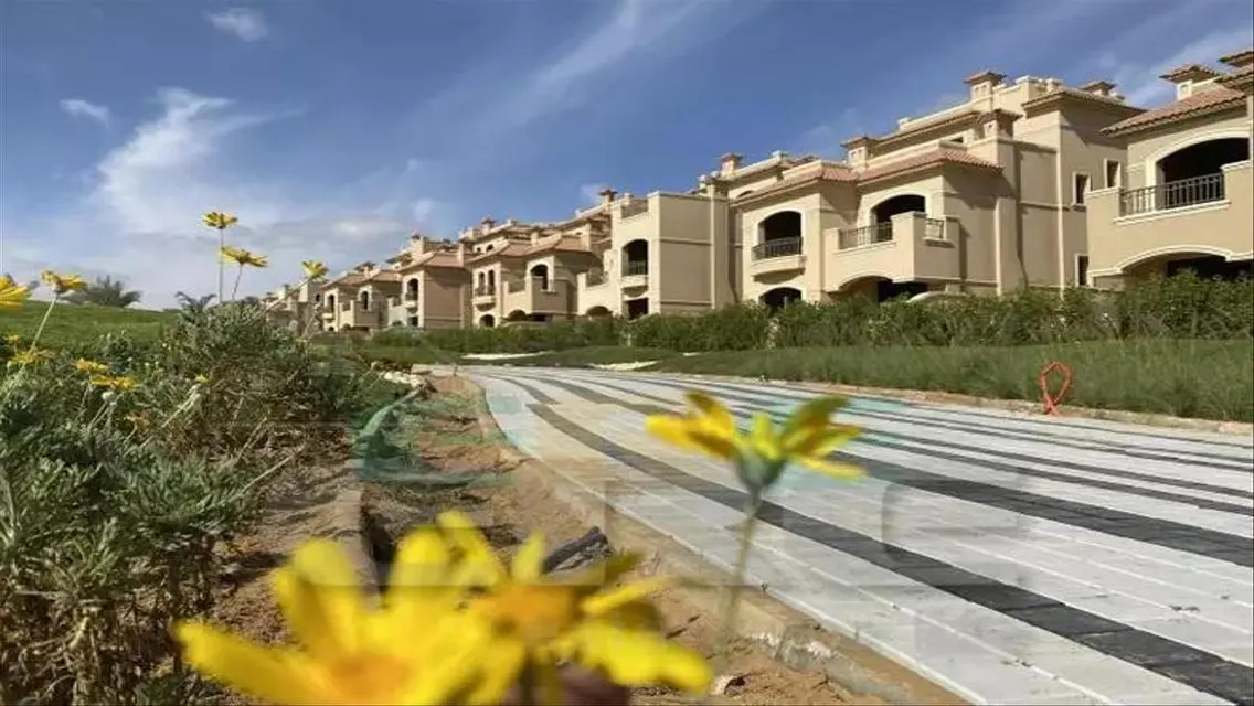 Luxury 4-Bedroom Villa with Private Garden and Pool