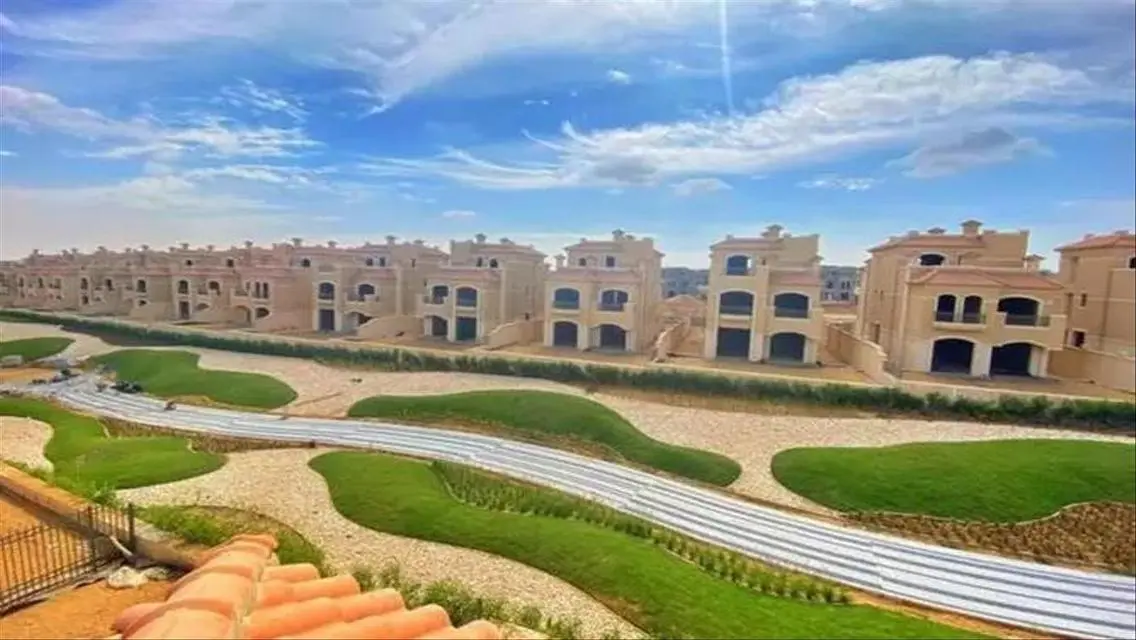 Luxury 4-Bedroom Villa with Private Garden and Pool