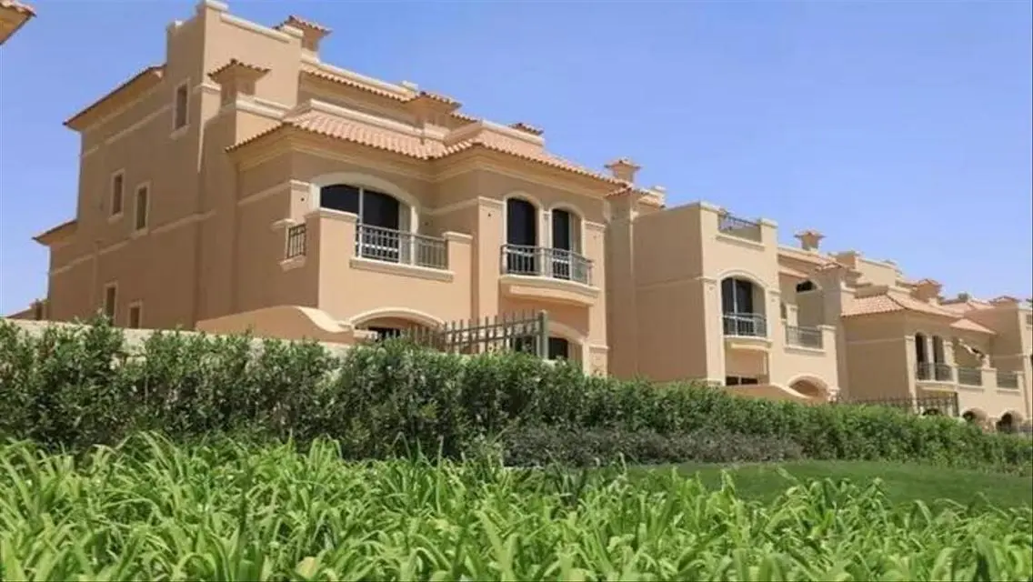 Luxury 4-Bedroom Villa with Private Garden and Pool