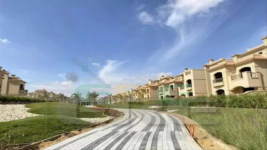 Luxury 4-Bedroom Villa with Private Garden and Pool