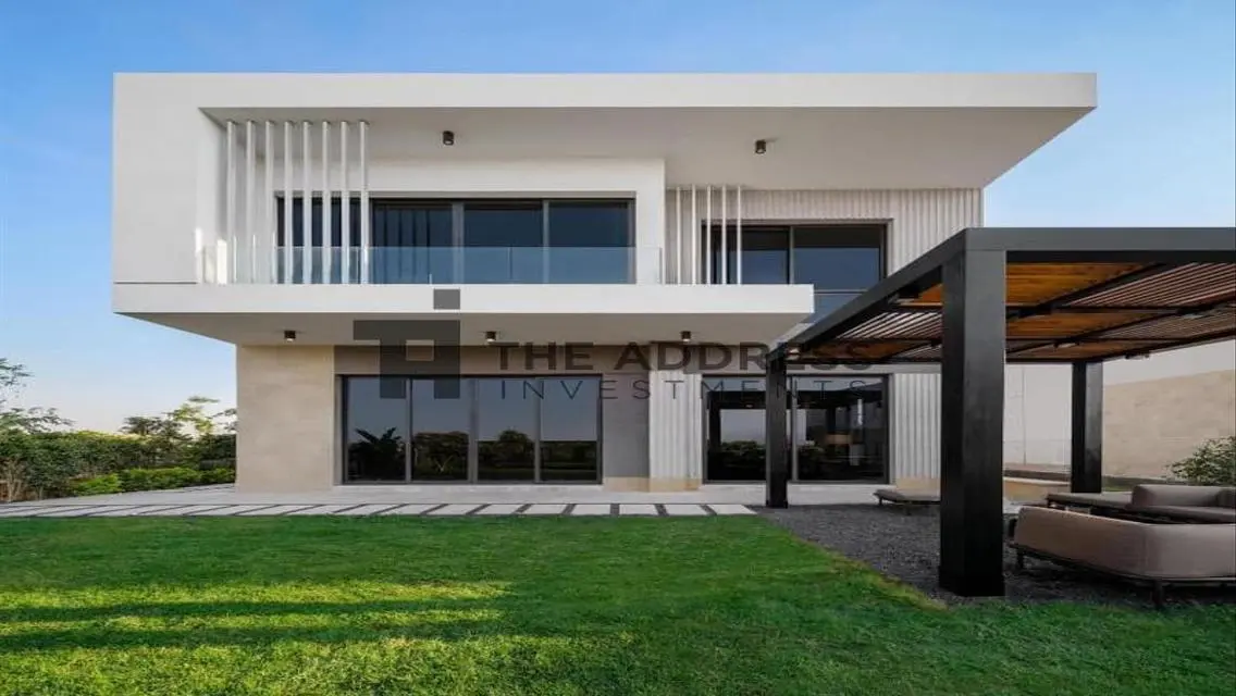 Luxurious Villa for Sale with Spacious Private Garden