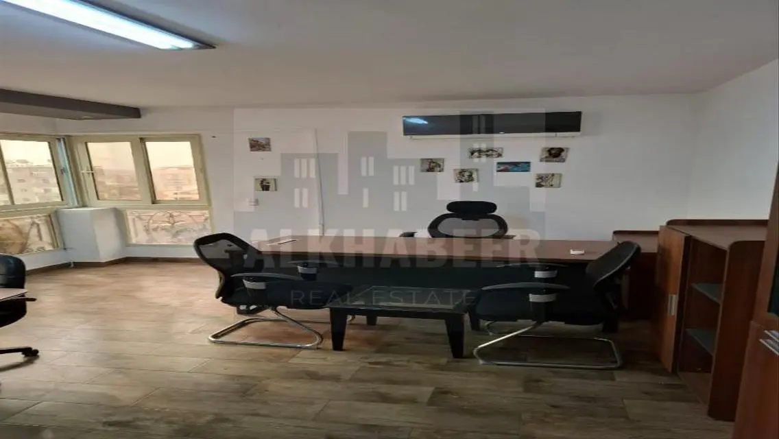 160 sqm Office Space with Meeting Room
