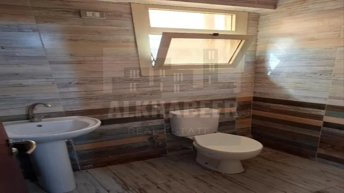 160 sqm Office Space with Meeting Room