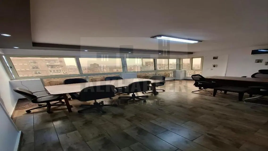 160 sqm Office Space with Meeting Room