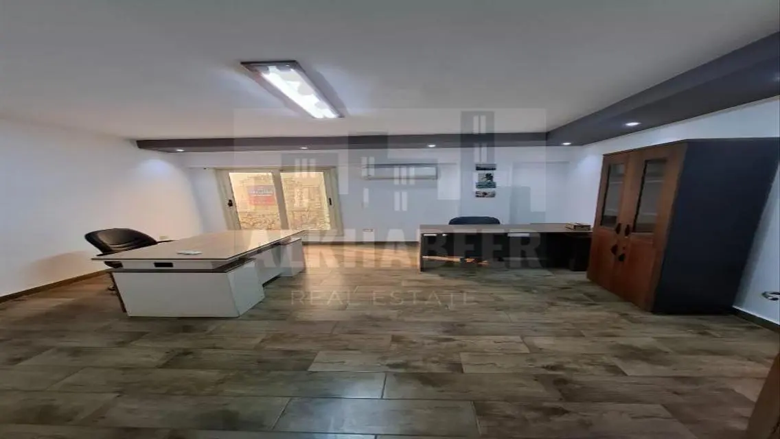 160 sqm Office Space with Meeting Room