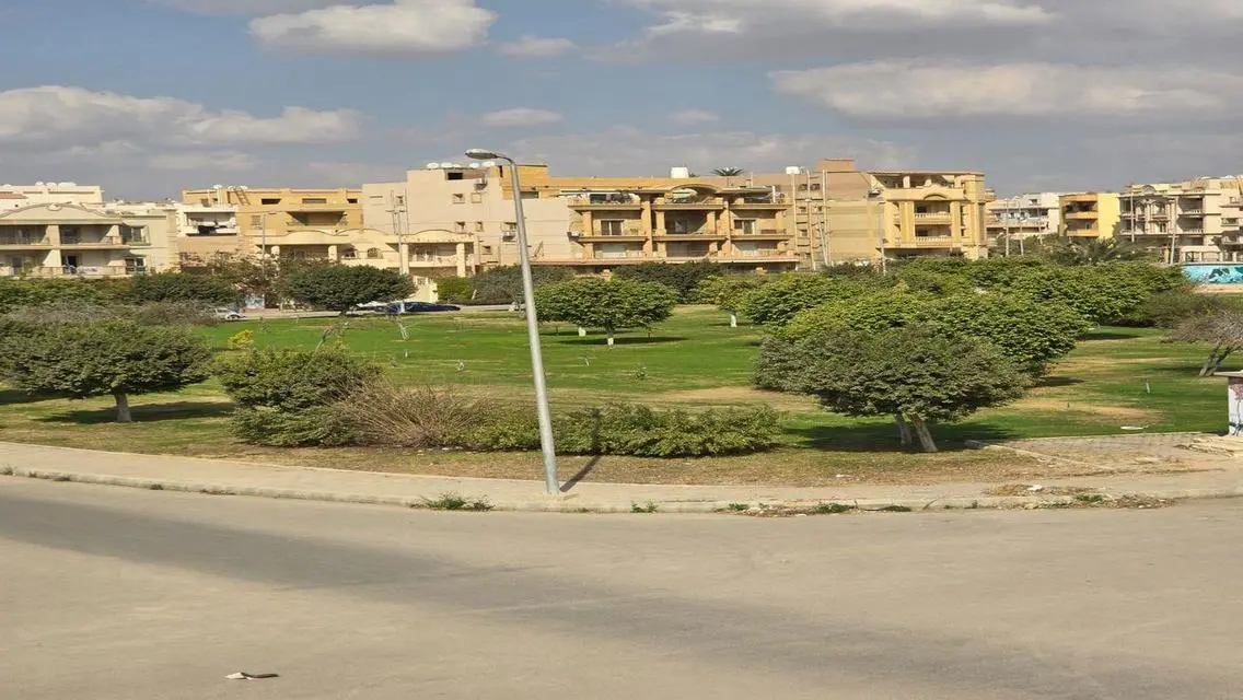 شقة فاخرة بمساحة واسعة للإيجار