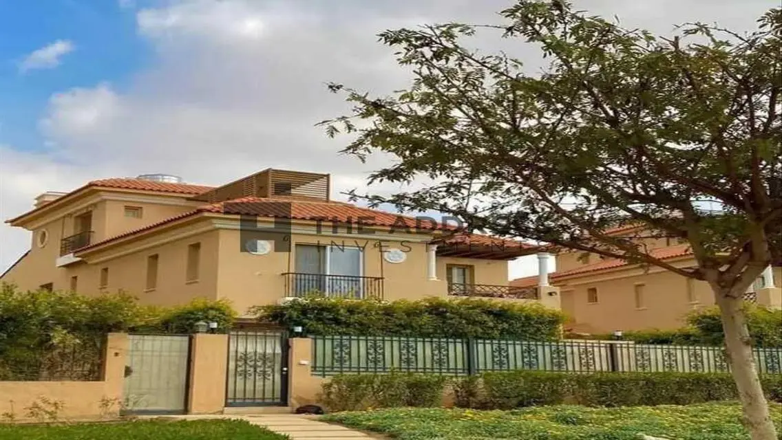Luxury Villa for Sale with Spacious Area and Full Amenities
