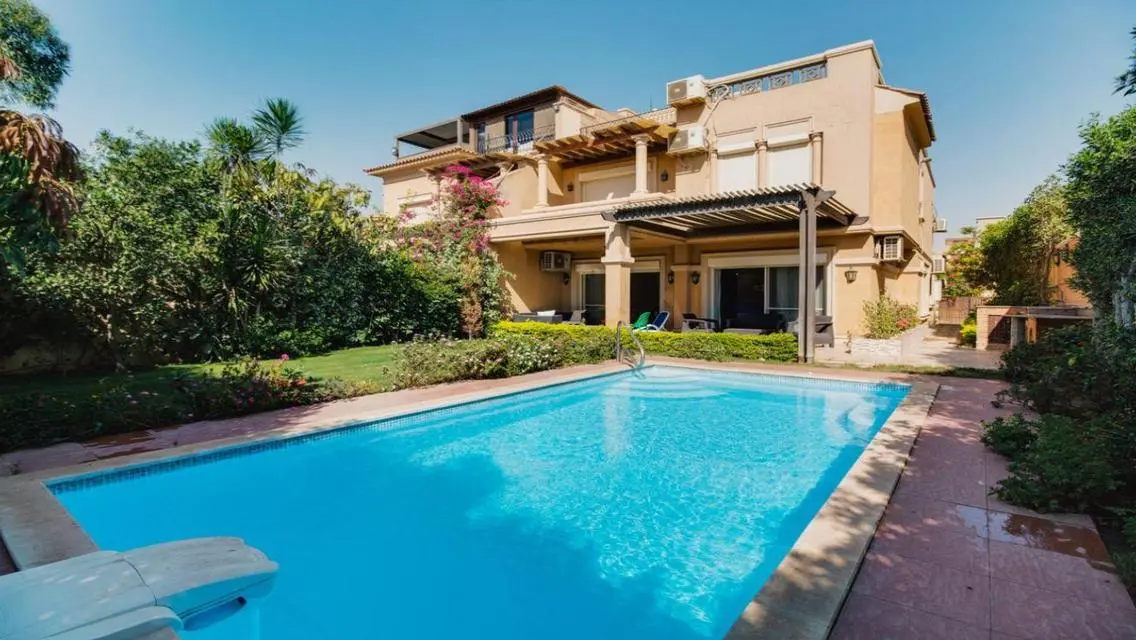 Luxury 3 Bedroom Apartment with Maid Room