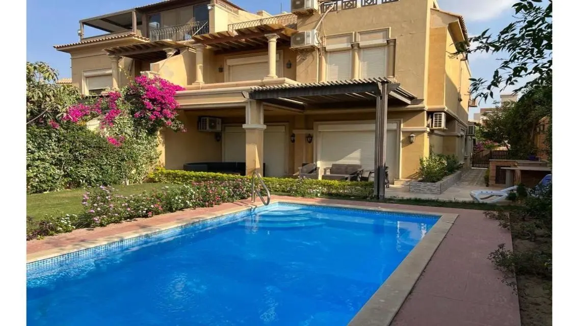 Luxury 3 Bedroom Apartment with Maid Room