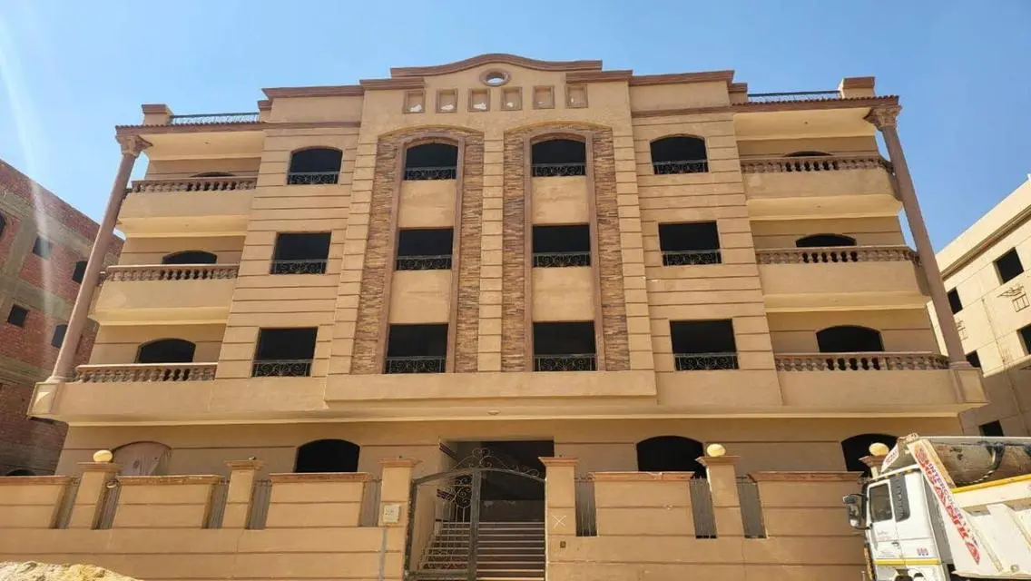 Luxury Apartment with Amenities Near Major Landmark