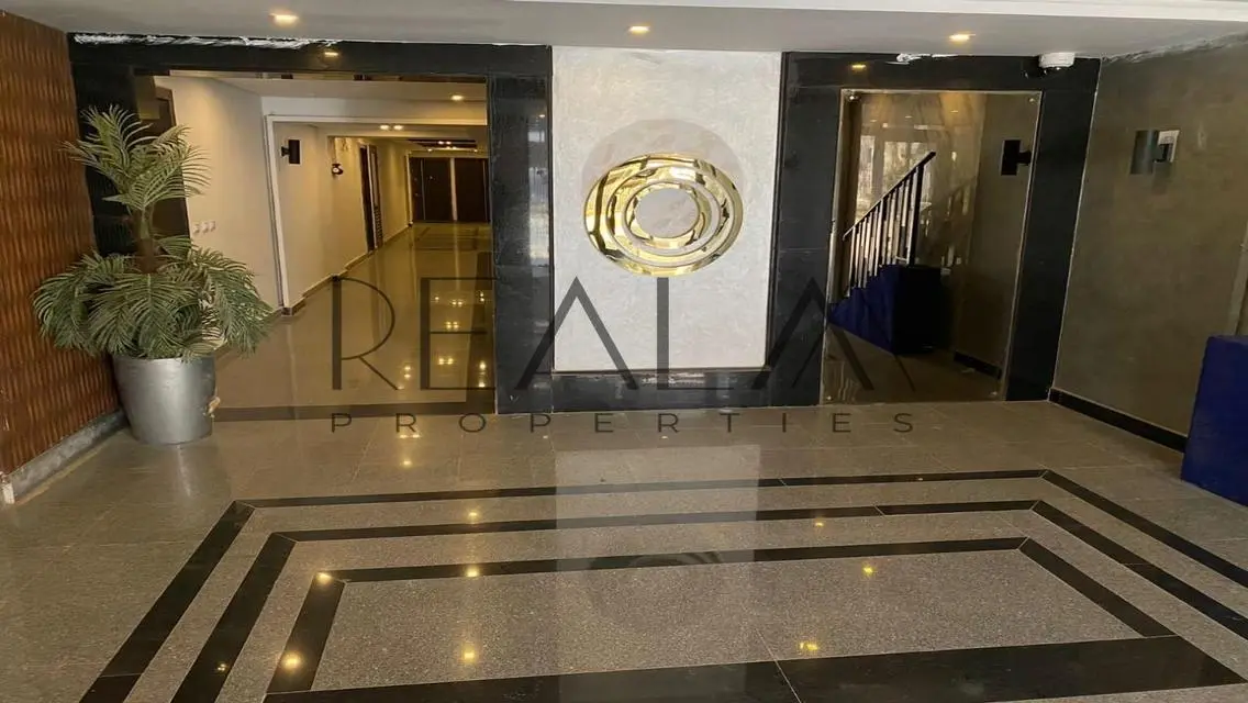 فيلا فاخرة بمساحة واسعة وجميع المرافق اللازمة للراحة