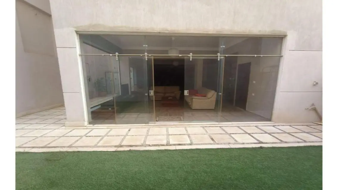 شقة فاخرة للإيجار في موقع مميز
