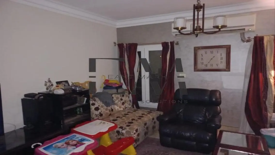 فيلا فاخرة للبيع في قلب المدينة