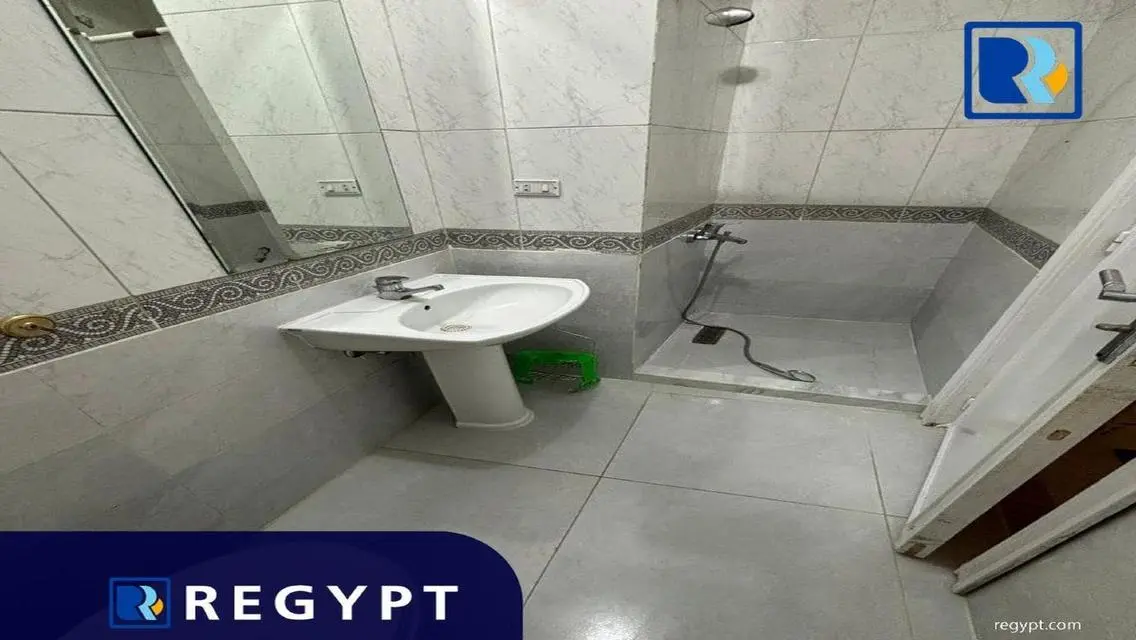 شقة فاخرة للإيجار في موقع متميز