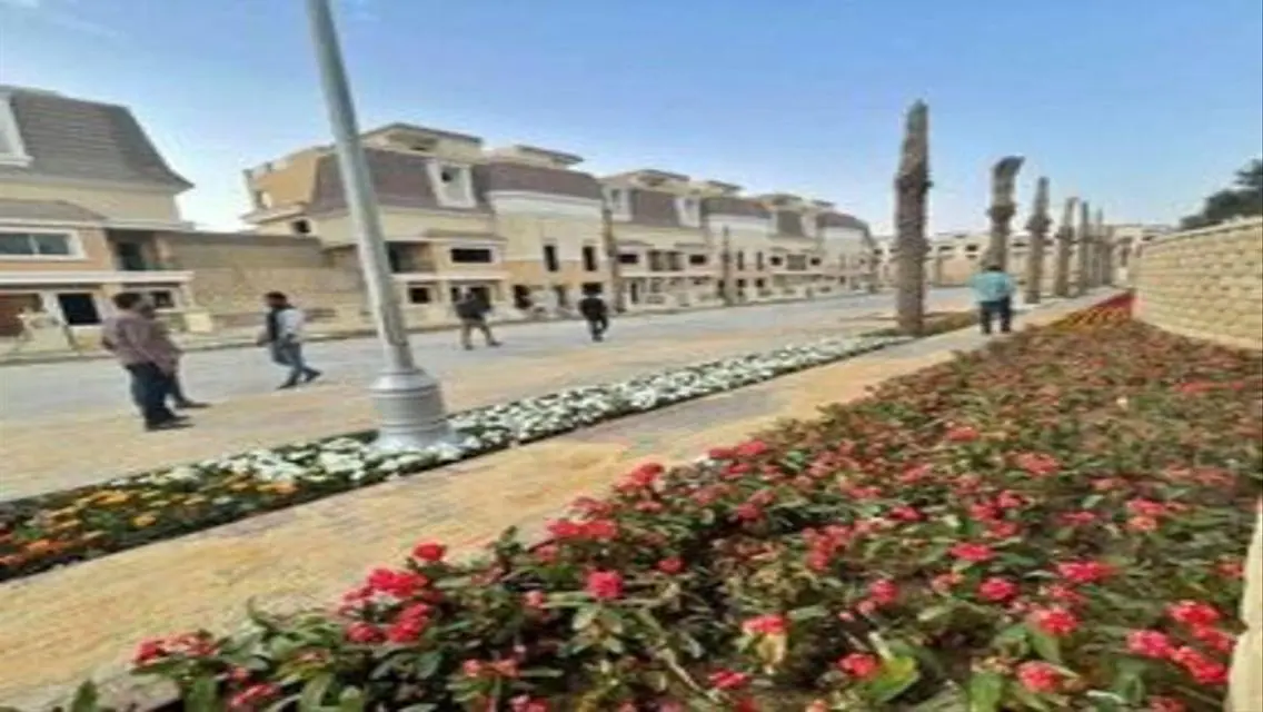 Luxurious Apartment with Expansive Space in the Heart of the City