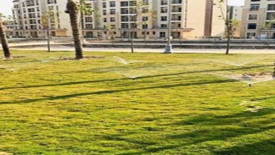 Luxurious Apartment with Expansive Space in the Heart of the City