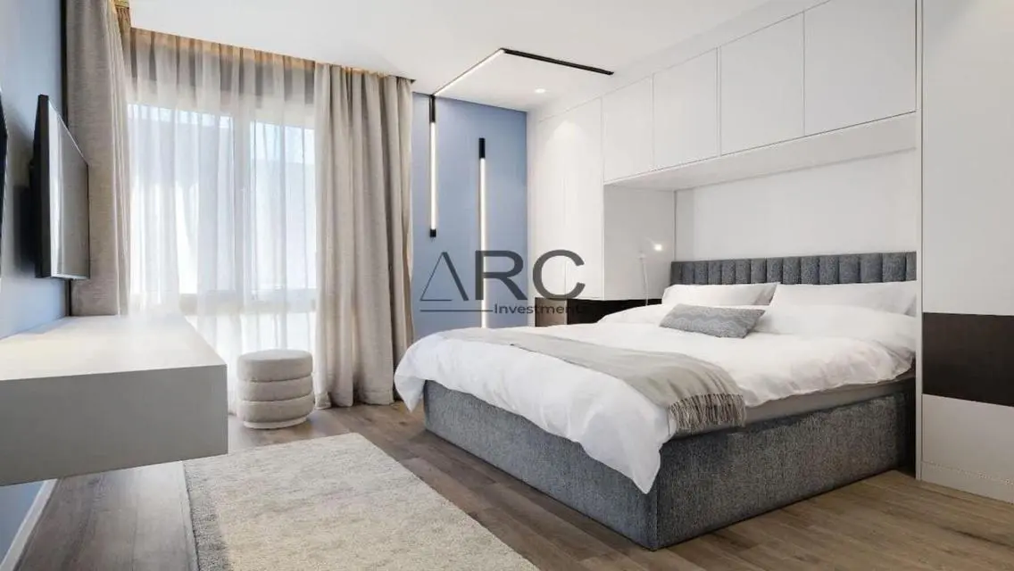 Luxury Apartment with Spacious Layout and Stunning Views