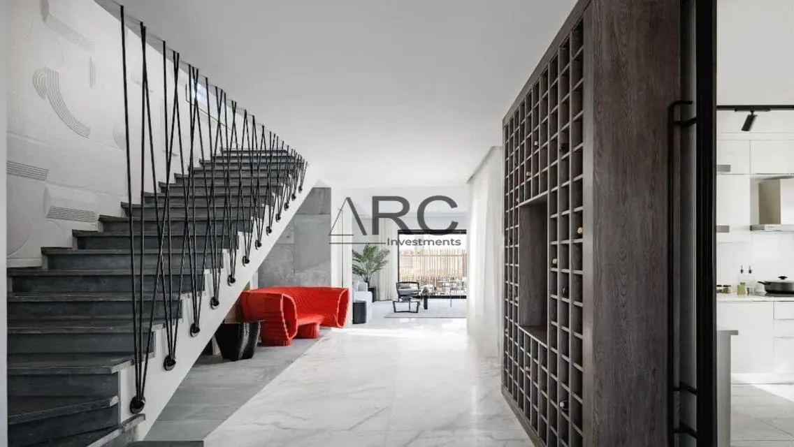 Luxury Apartment with Spacious Layout and Stunning Views