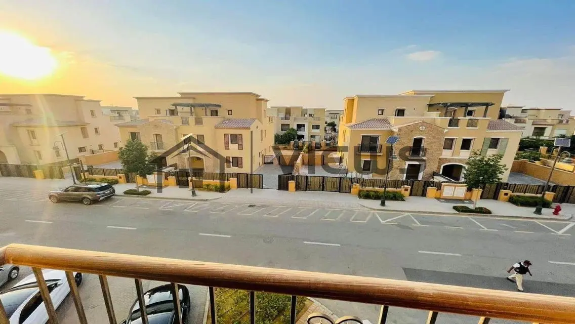 منزل فخم للبيع مع حديقة خاصة ومرافق متميزة