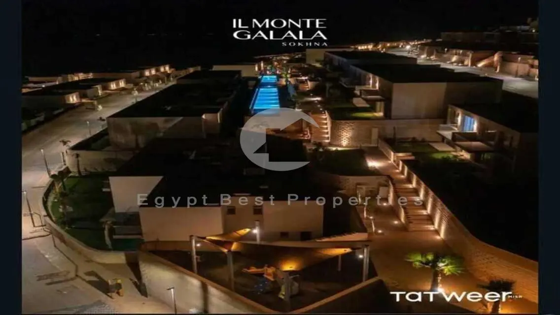 تاون هاوس للبيع في إل مونتي جلالة