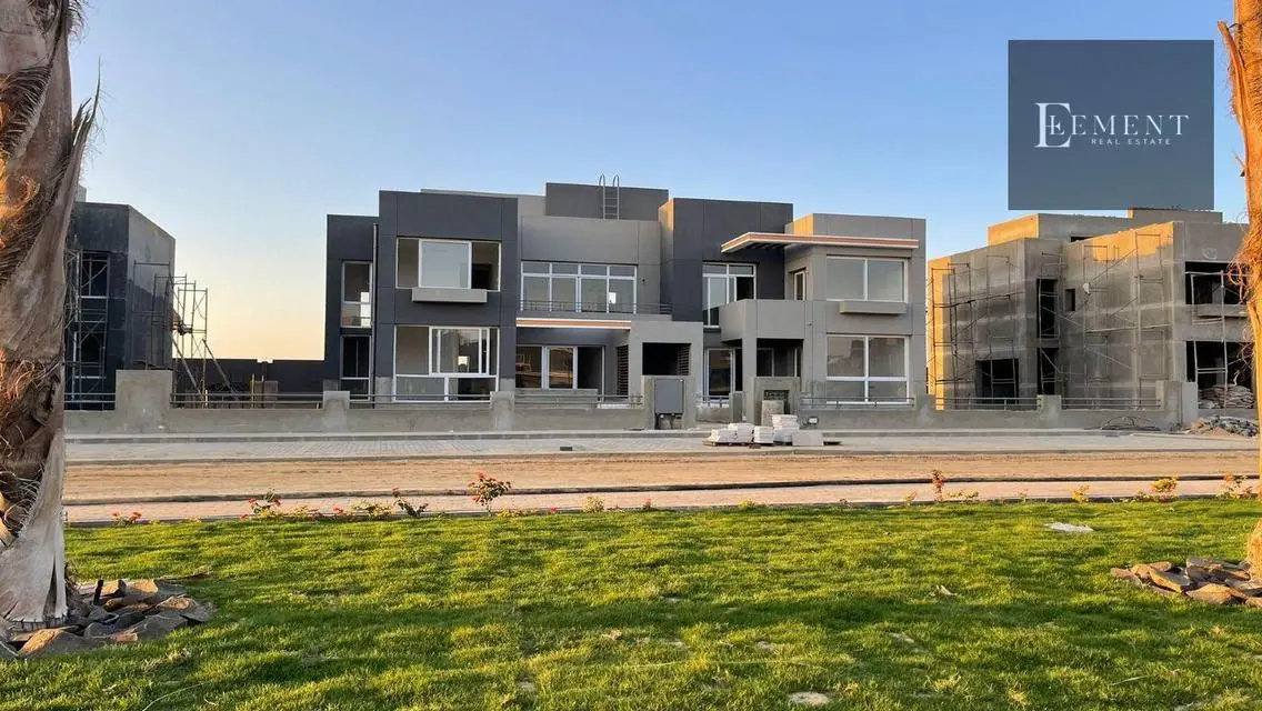 Luxury Villa for Sale with Private Pool and Garden in a Prime Location