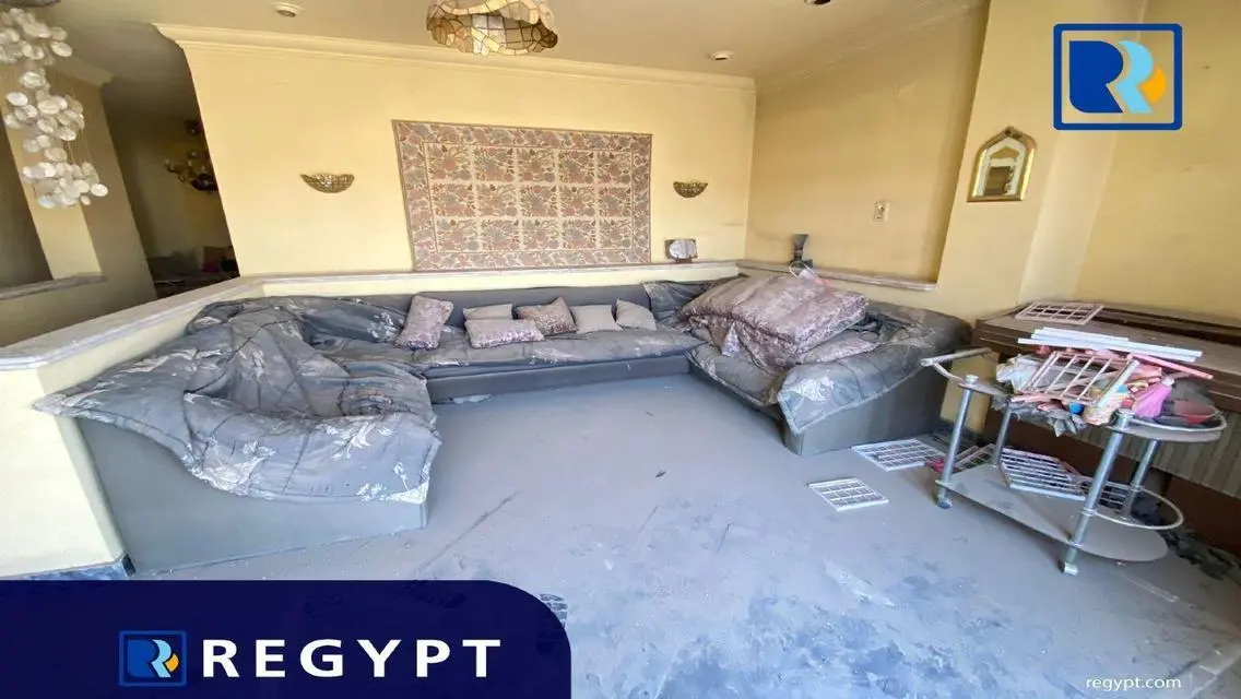 شقة فاخرة للبيع بإطلالة مميزة