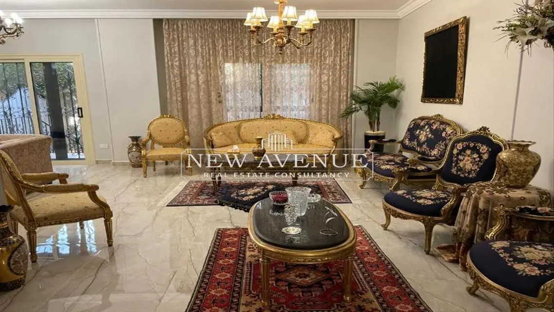 Luxury Apartment with Private Garden and Study