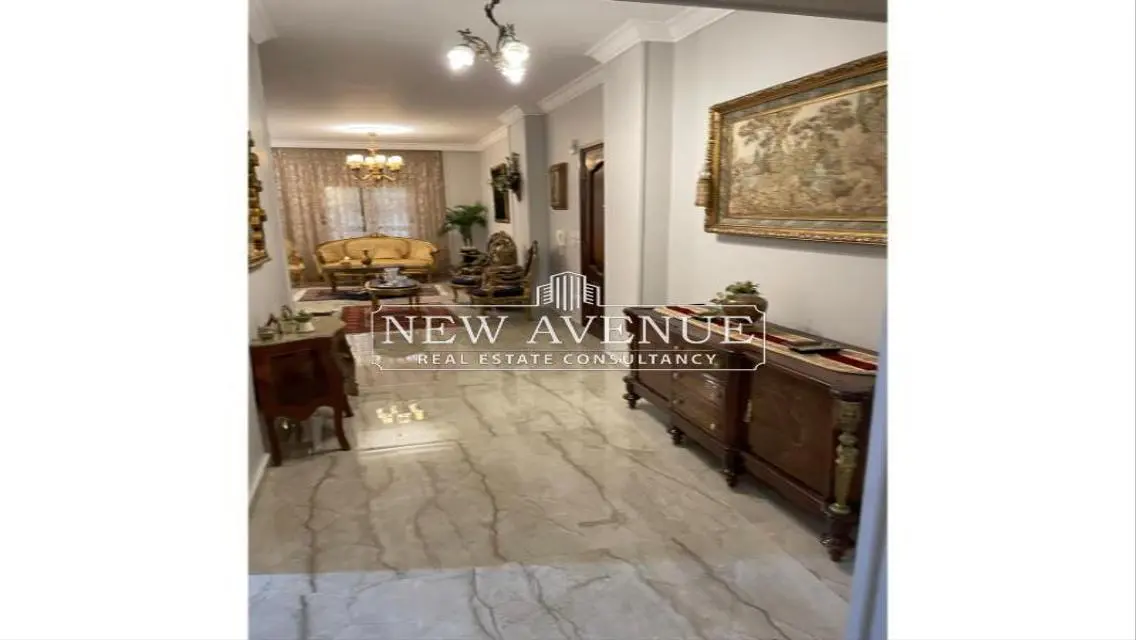 Luxury Apartment with Private Garden and Study