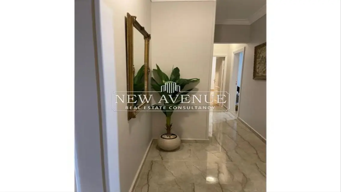 Luxury Apartment with Private Garden and Study