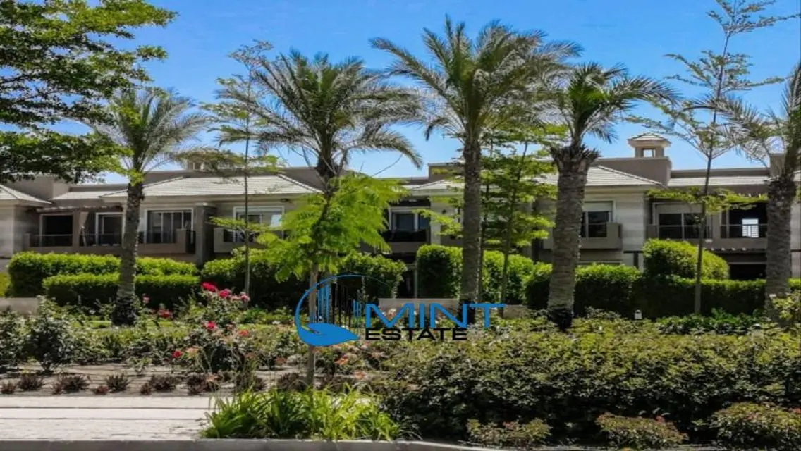 Luxury Villa in New Giza - Featuring Shared Sports Club and Pool
