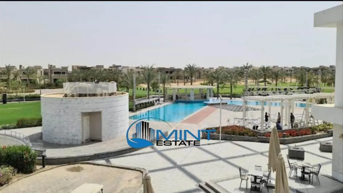 Luxury Villa in New Giza - Featuring Shared Sports Club and Pool