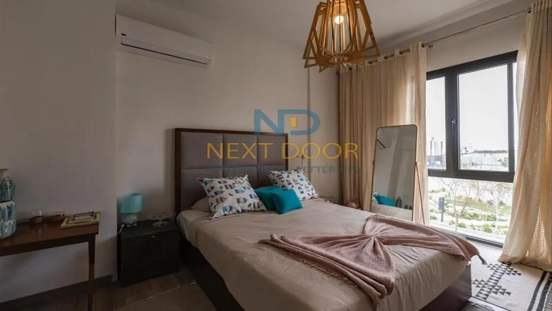 Premium Apartment with Stunning Lake View