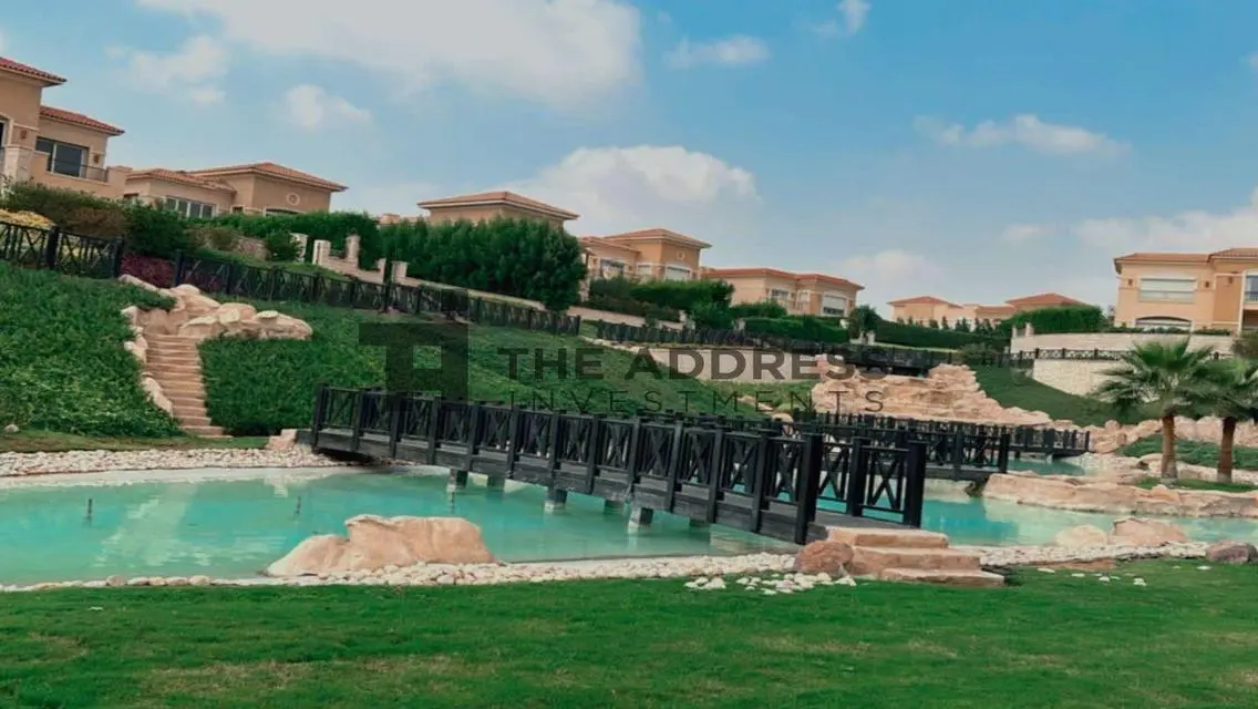 فيلا فاخرة للبيع بمساحة 450 متر