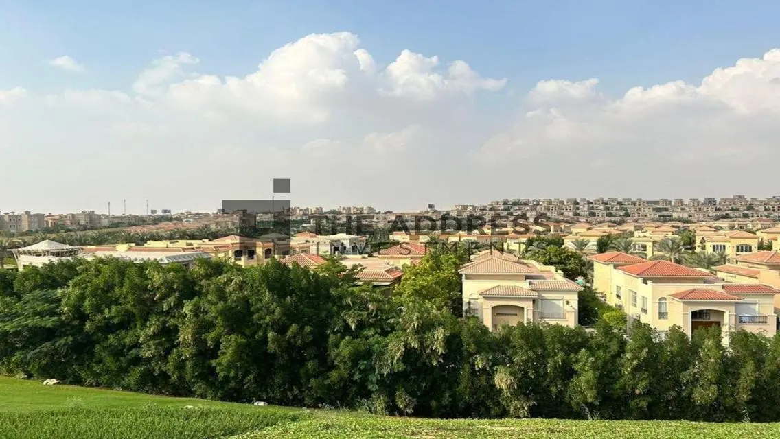 فيلا فاخرة للبيع بمساحة 450 متر